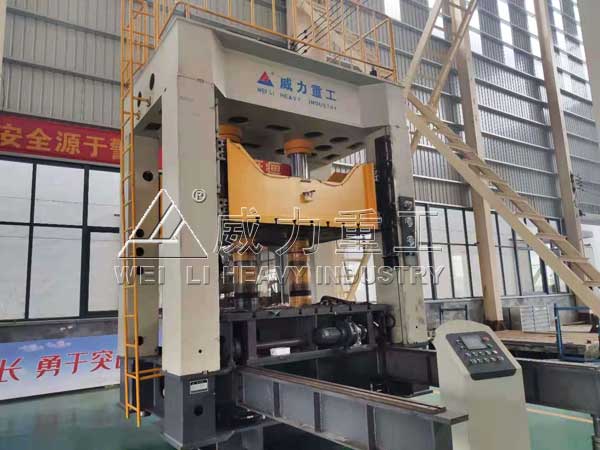 框架式復(fù)合材料模壓機